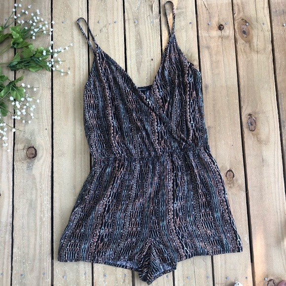 Forever 21 Pants - Forever 21 romper short - size :L